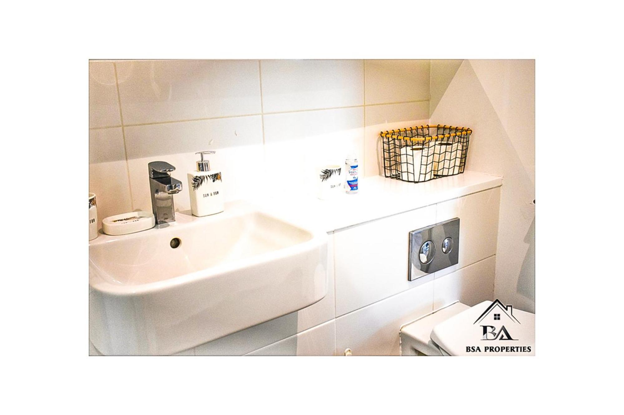 City Centre Apartment Close To Ascot & Legoland Sleep Upto 4 Guests - Parking On Request! Bracknell Exterior foto