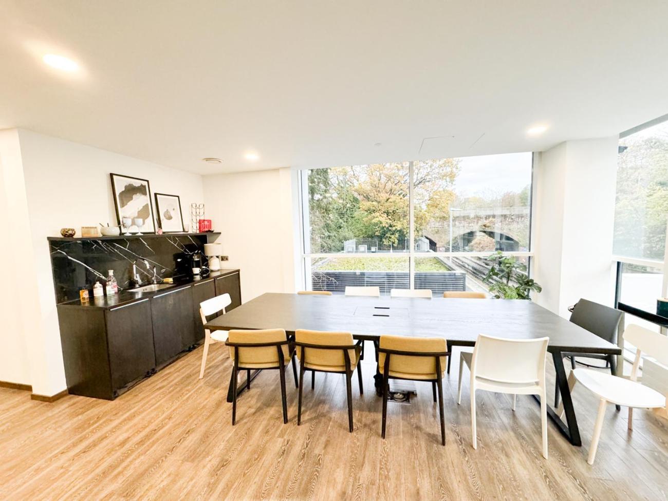 City Centre Apartment Close To Ascot & Legoland Sleep Upto 4 Guests - Parking On Request! Bracknell Exterior foto