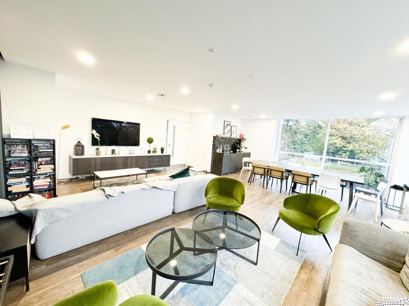 City Centre Apartment Close To Ascot & Legoland Sleep Upto 4 Guests - Parking On Request! Bracknell Exterior foto